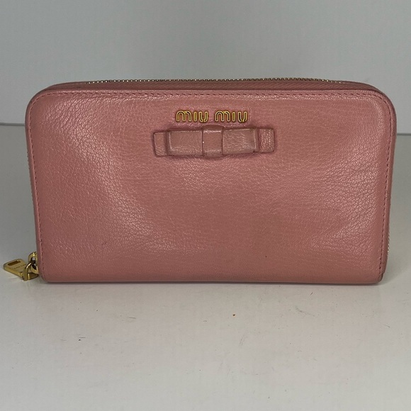 🩷Miu Miu Pink Leather Long Full Zip Around Wallet | PRELOVED!!🩷 - Picture 1 of 9